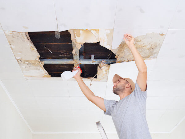 Verborgen gebreken in een plafond